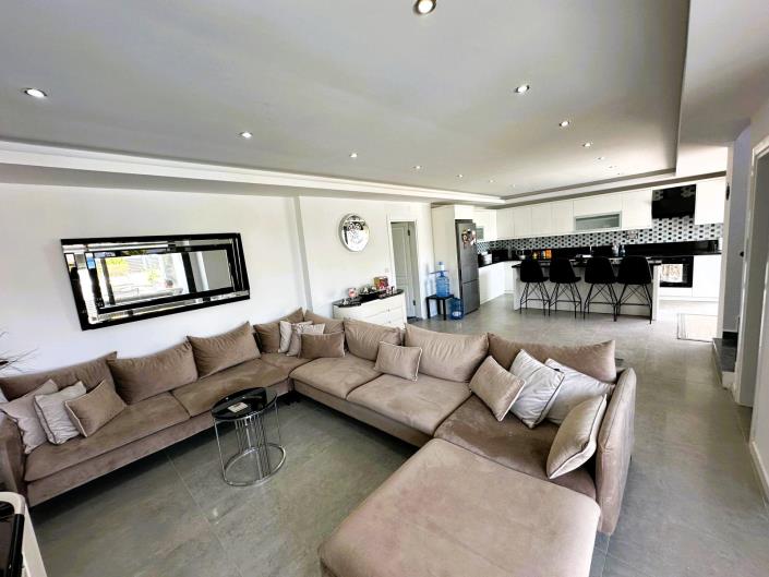 Image No.14-6 Bed Villa / Detached for sale