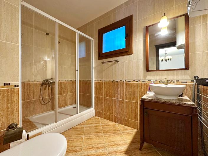 Image No.11-4 Bed Villa / Detached for sale