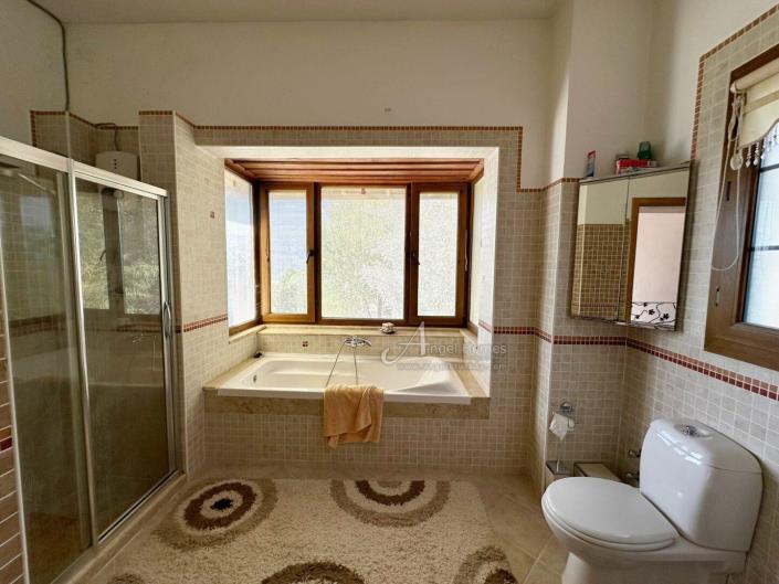 Image No.26-3 Bed Villa / Detached for sale