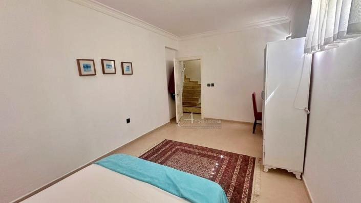 Image No.19-4 Bed Apartment for sale