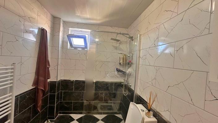 Image No.20-4 Bed Apartment for sale