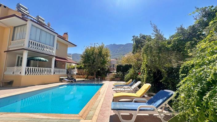 Image No.1-4 Bed Apartment for sale