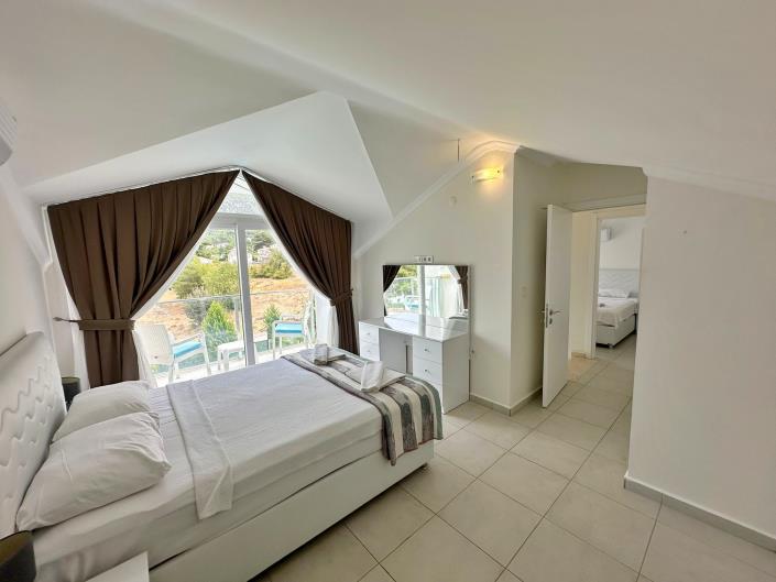 Image No.38-4 Bed Villa for sale