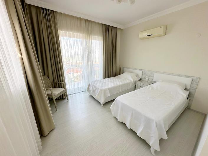 Image No.9-4 Bed Villa / Detached for sale