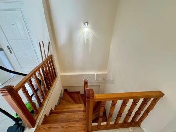 28b1bf27-a570-4209-b759-46c28caf7e1c