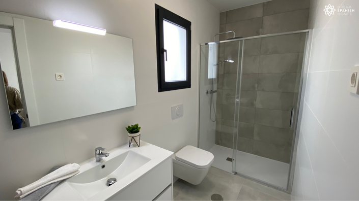 Image No.42-2 Bed House for sale