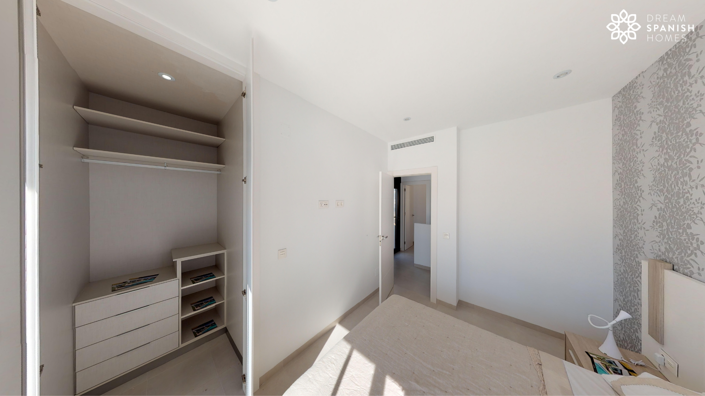 Image No.11-3 Bed Property for sale