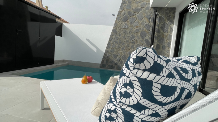 Image No.19-3 Bed Property for sale