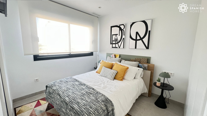 Image No.12-3 Bed House for sale