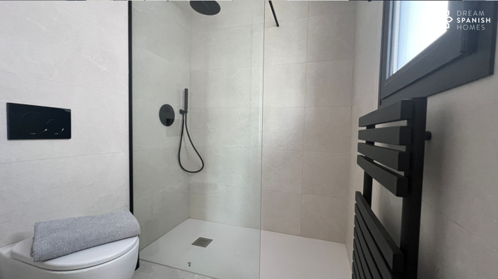 Image No.23-3 Bed House for sale