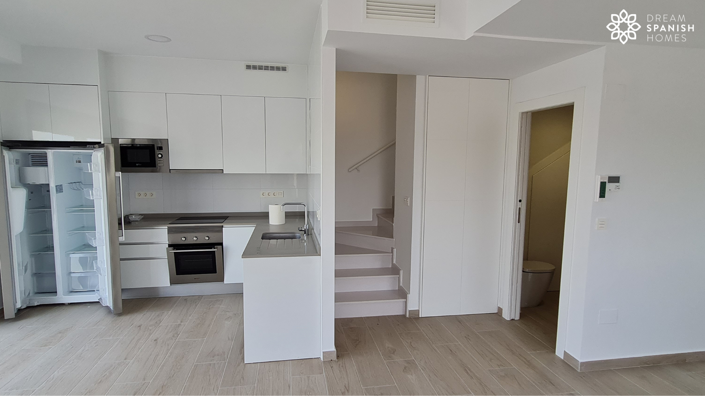 Image No.8-3 Bed House for sale