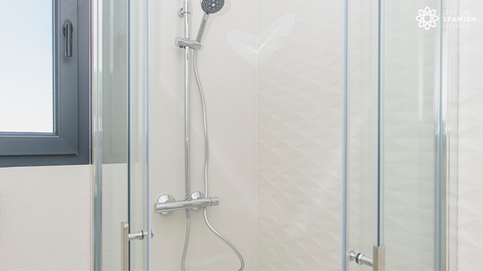 Image No.24-3 Bed House for sale