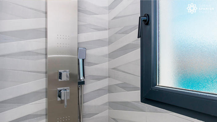 Image No.30-3 Bed House for sale