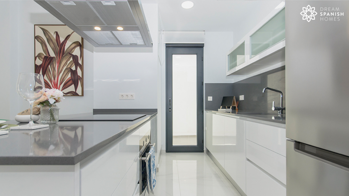 Image No.7-3 Bed House for sale