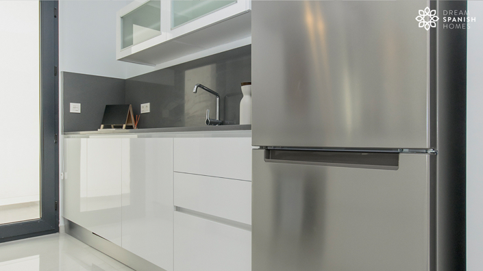 Image No.8-3 Bed House for sale