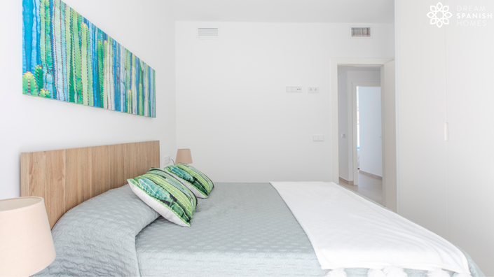 Image No.11-3 Bed House for sale