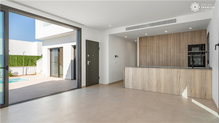 Image No.10-3 Bed House for sale