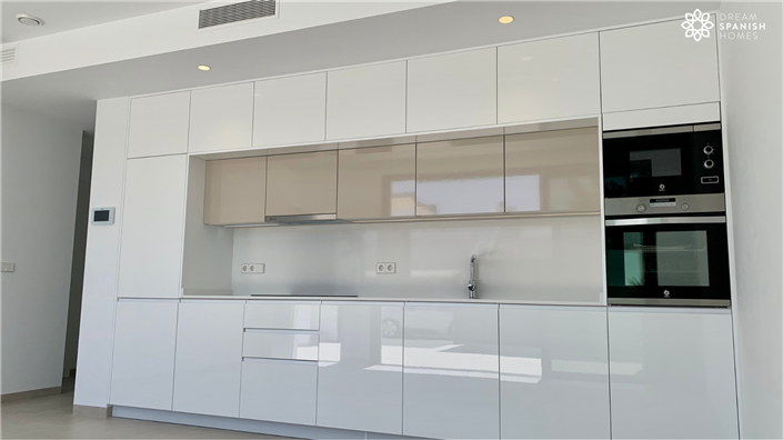 Image No.18-3 Bed House for sale