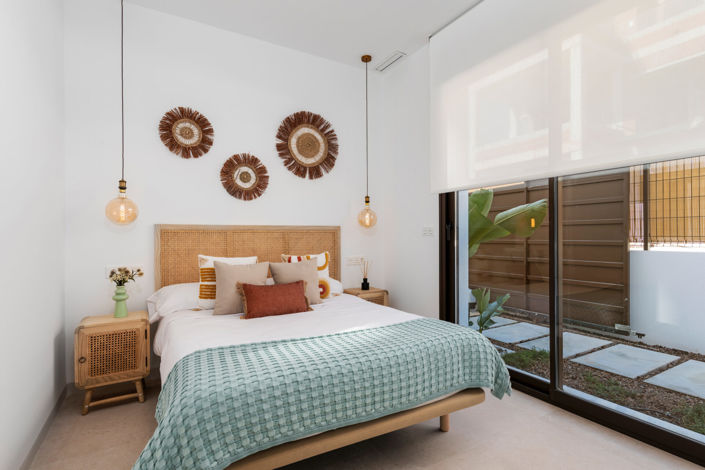 Image No.10-3 Bed House for sale