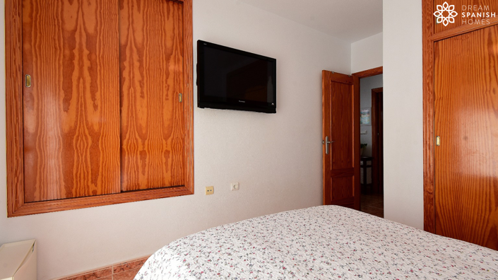 Image No.19-3 Bed House for sale