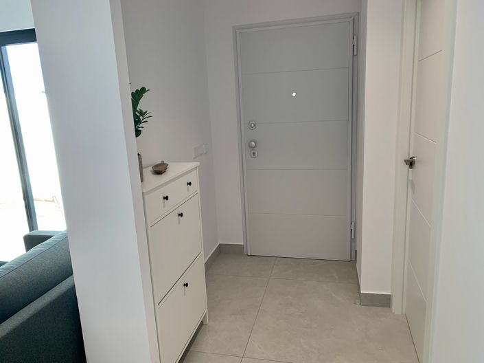 Image No.10-3 Bed House for sale