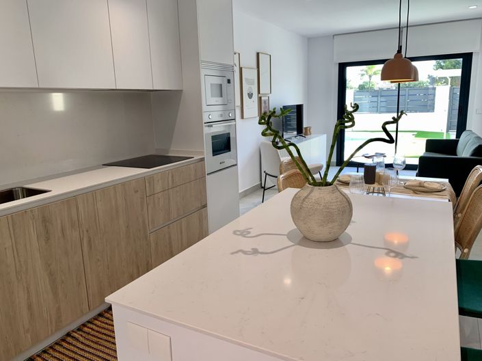 Image No.13-3 Bed House for sale