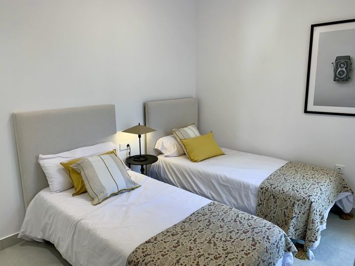 Image No.18-3 Bed House for sale