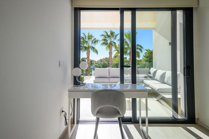 Image No.15-3 Bed Apartment for sale