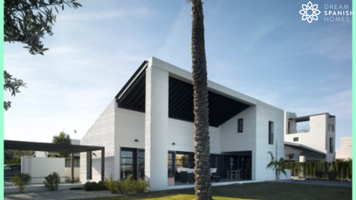 Image No.13-2 Bed House for sale