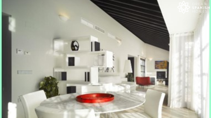 Image No.5-2 Bed House for sale