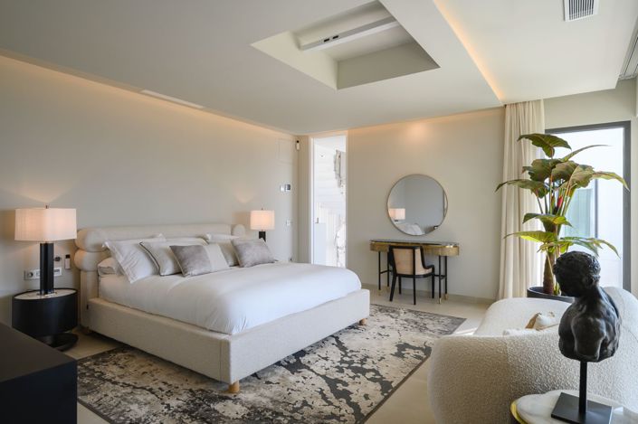 Image No.8-7 Bed House for sale