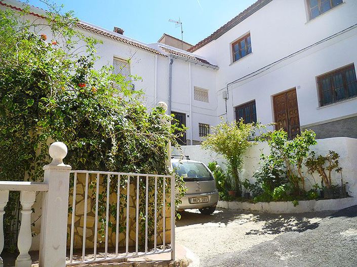 Image No.4-3 Bed Village House for sale