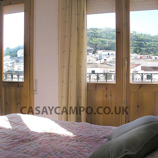 Image No.14-4 Bed Townhouse for sale