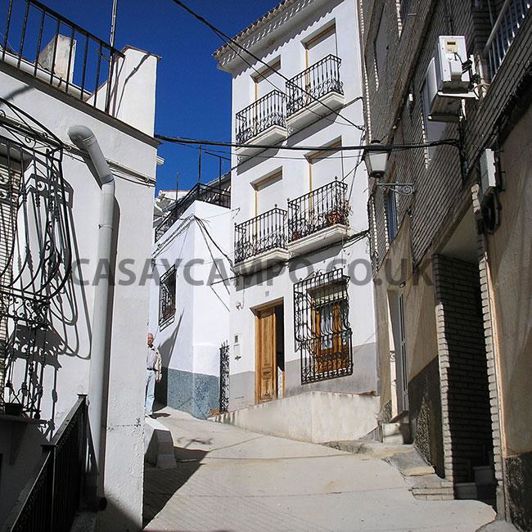 Image No.2-4 Bed Townhouse for sale