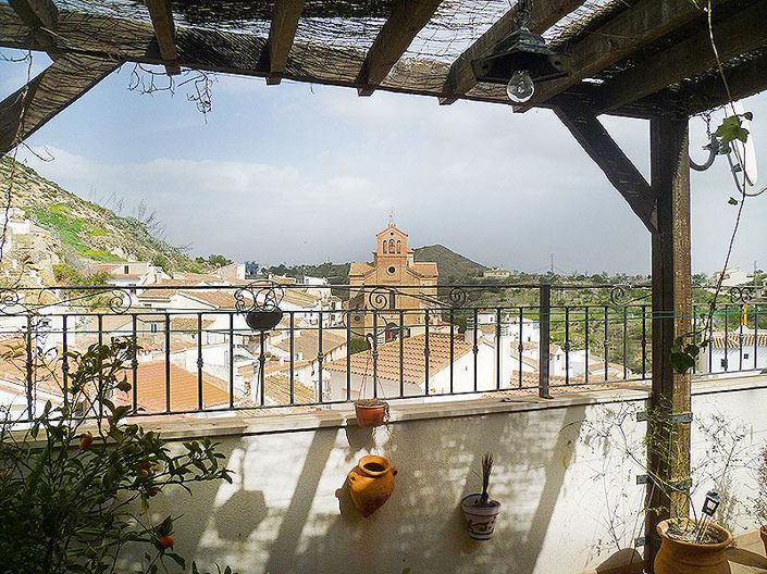 Image No.22-4 Bed Townhouse for sale