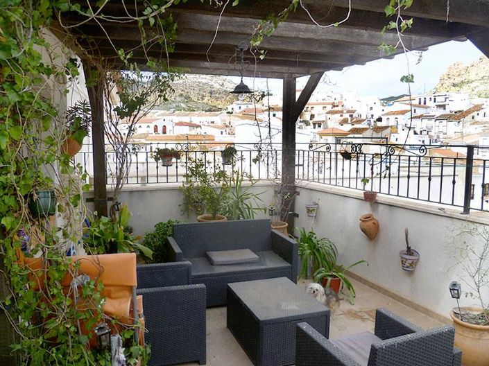 Image No.24-4 Bed Townhouse for sale