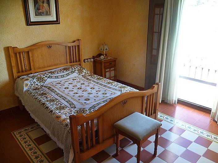 Image No.15-3 Bed Village House for sale