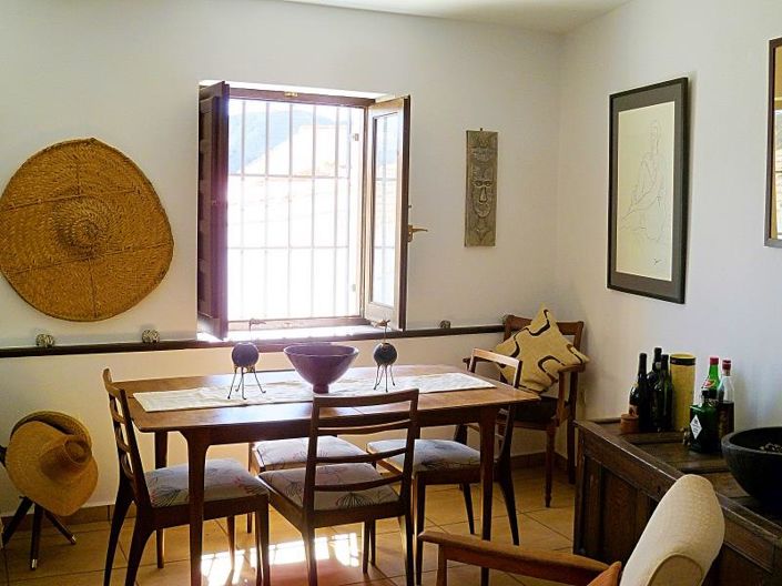 Image No.12-2 Bed Townhouse for sale