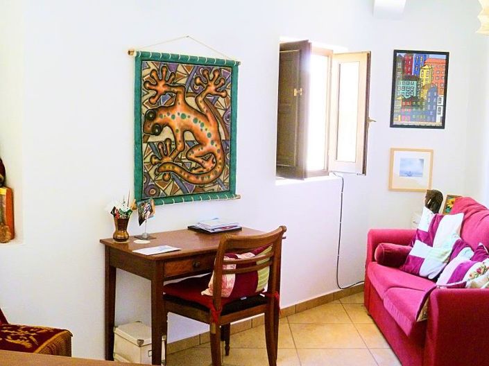 Image No.16-2 Bed Townhouse for sale