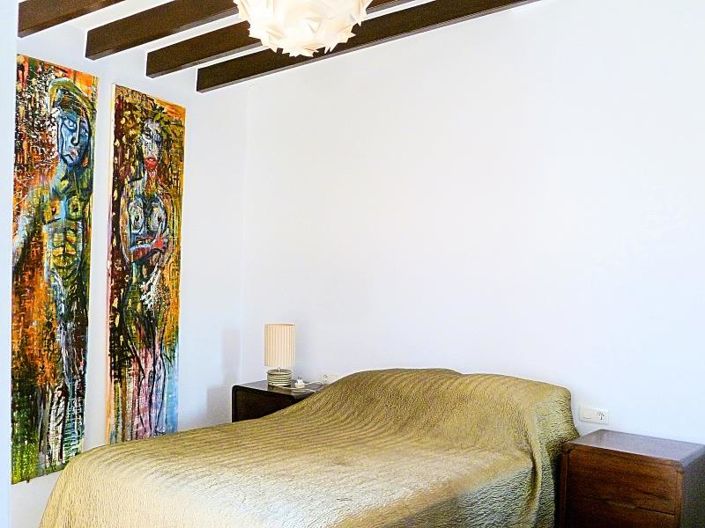 Image No.17-2 Bed Townhouse for sale