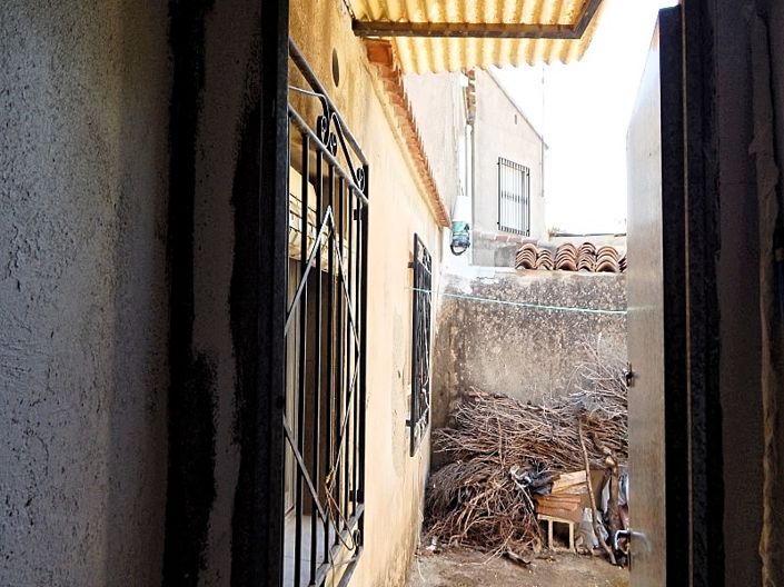 Image No.11-6 Bed Townhouse for sale