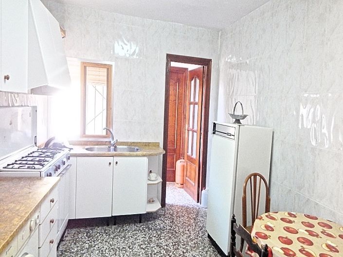 Image No.12-6 Bed Townhouse for sale