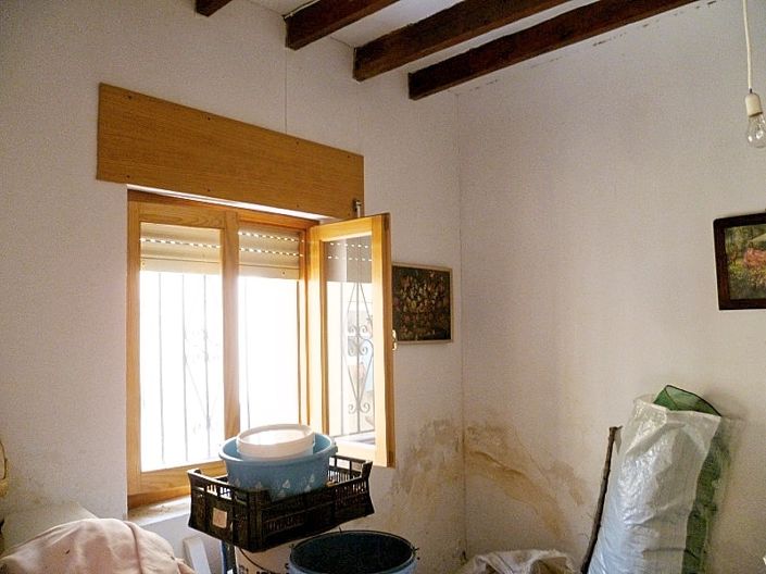 Image No.13-6 Bed Townhouse for sale