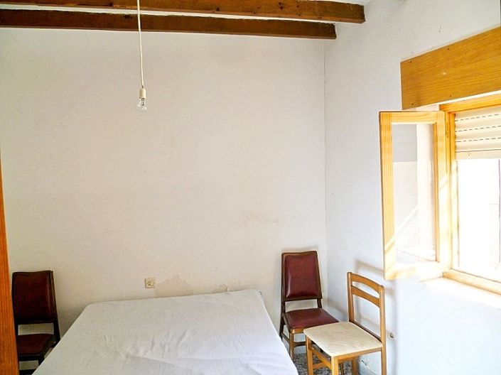 Image No.15-6 Bed Townhouse for sale