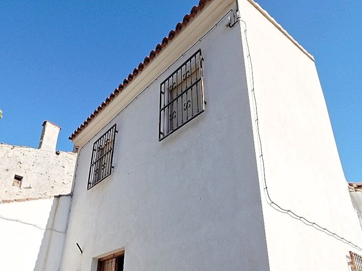 Image No.17-3 Bed Country House for sale