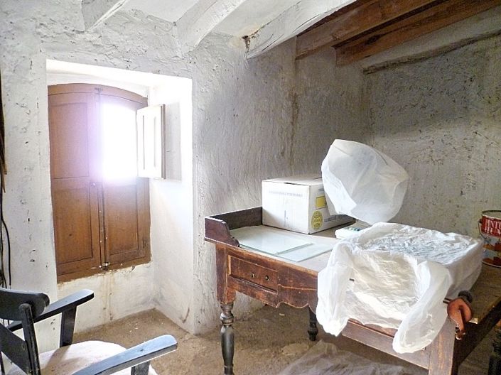 Image No.13-8 Bed Townhouse for sale