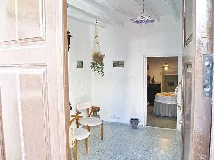 Image No.2-8 Bed Townhouse for sale