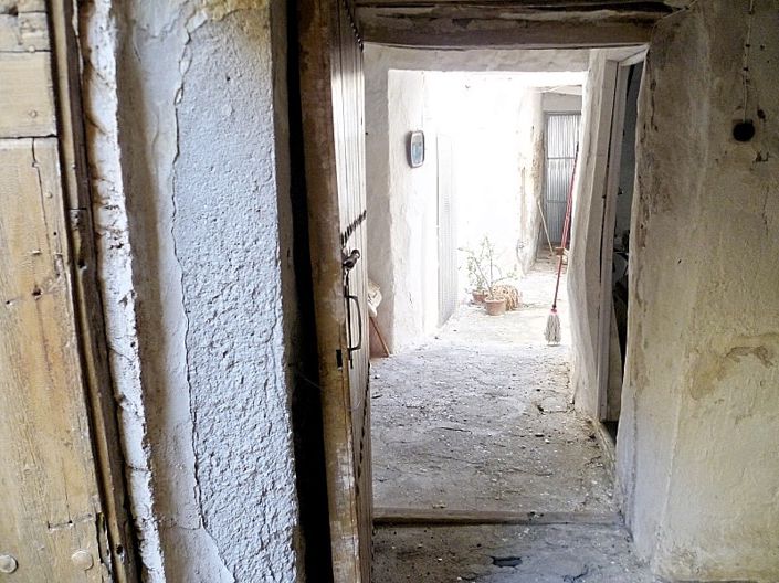 Image No.23-8 Bed Townhouse for sale