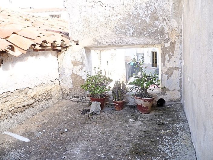 Image No.26-8 Bed Townhouse for sale