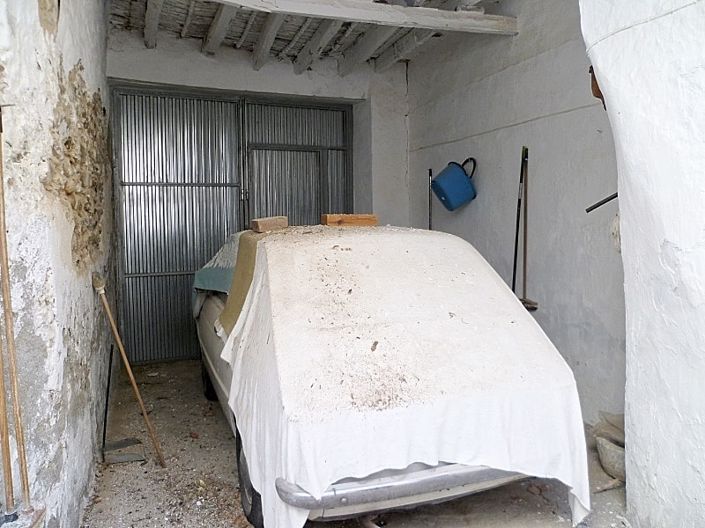 Image No.28-8 Bed Townhouse for sale